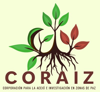 Árbol con raíces y hojas verdes y rojizas, símbolo de CORAIZ